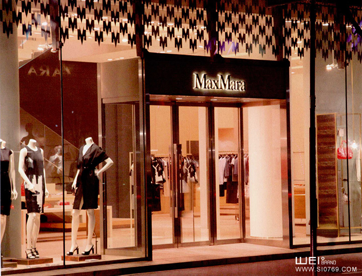 MaxMara 麥斯瑪拉品牌形象店 店面設(shè)計(jì)、陳列設(shè)計(jì)、展示設(shè)計(jì)
