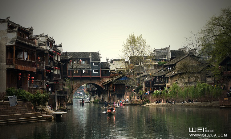 湘西鳳凰，旅游品牌形象設(shè)計(jì)，旅游品牌，形象設(shè)計(jì)，標(biāo)志設(shè)計(jì)