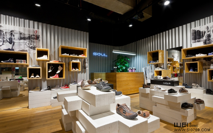 運(yùn)動(dòng)鞋專賣店陳列設(shè)計(jì)
