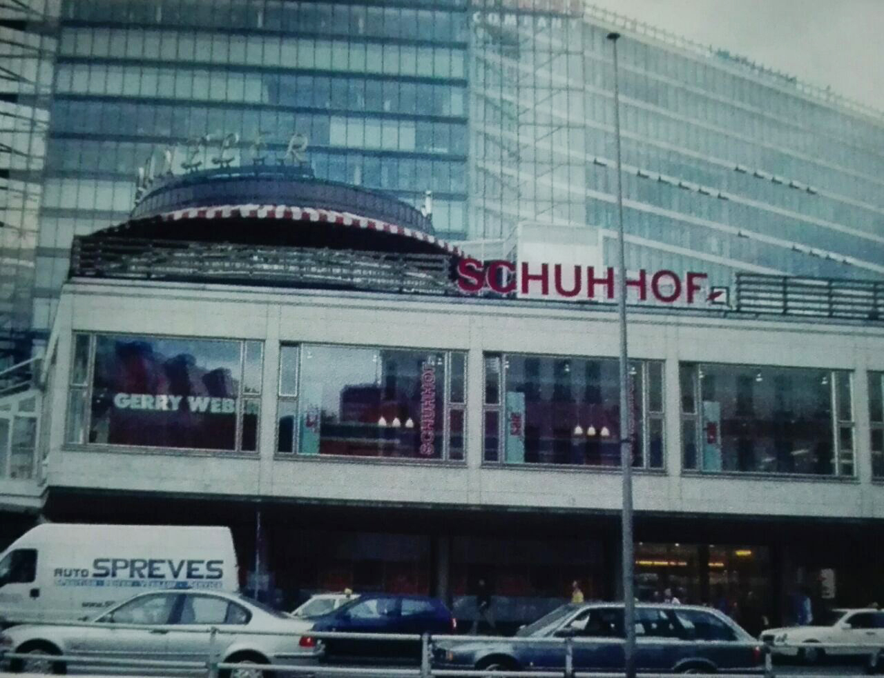 大型商場櫥窗