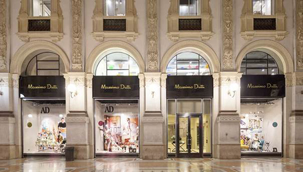 Massimo Dutti 2016米蘭家具展攜手西班牙版《AD》雜志在店鋪櫥窗展示設(shè)計(jì)與時(shí)裝